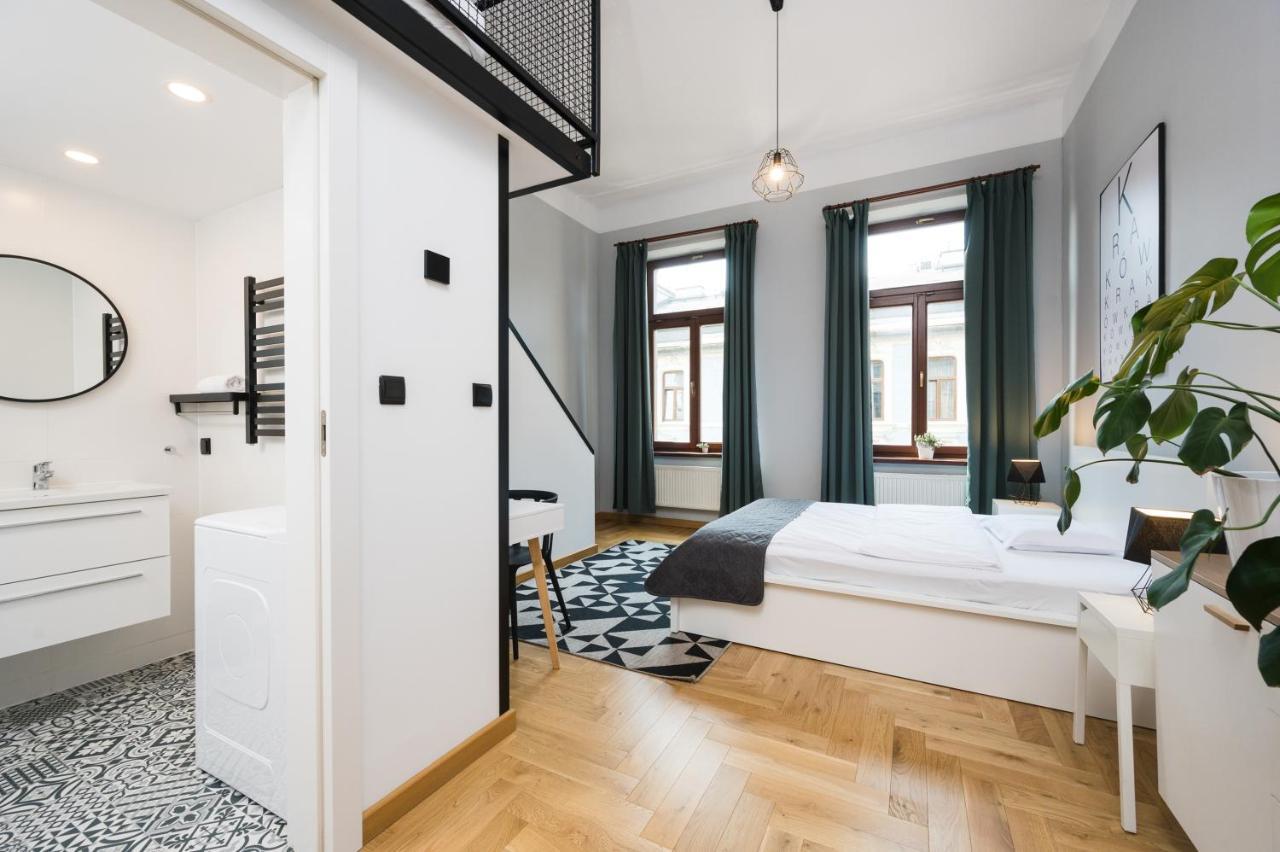 Beautiful Apartment, Great Location, Old Town & Kazimierz Krakow Bagian luar foto
