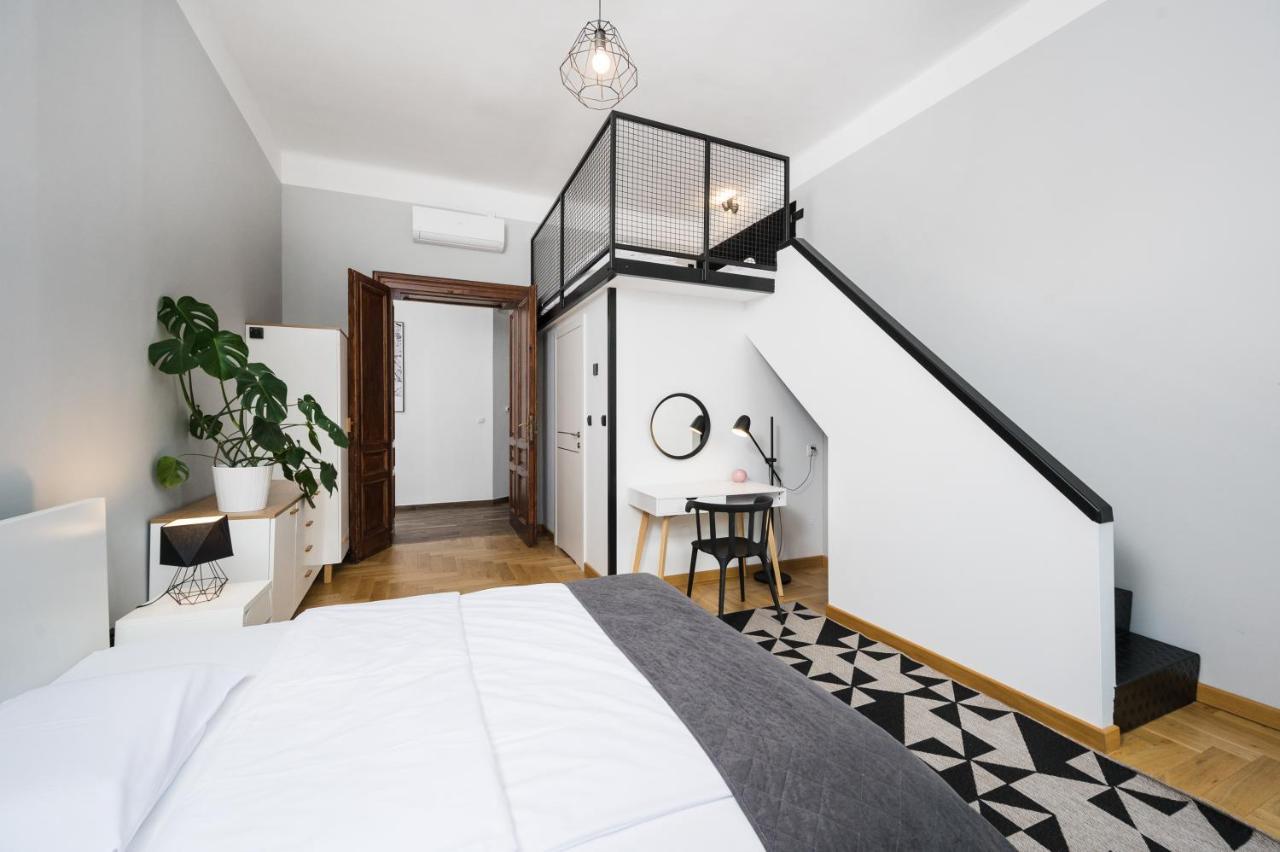 Beautiful Apartment, Great Location, Old Town & Kazimierz Krakow Bagian luar foto