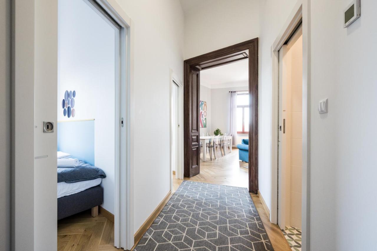 Beautiful Apartment, Great Location, Old Town & Kazimierz Krakow Bagian luar foto