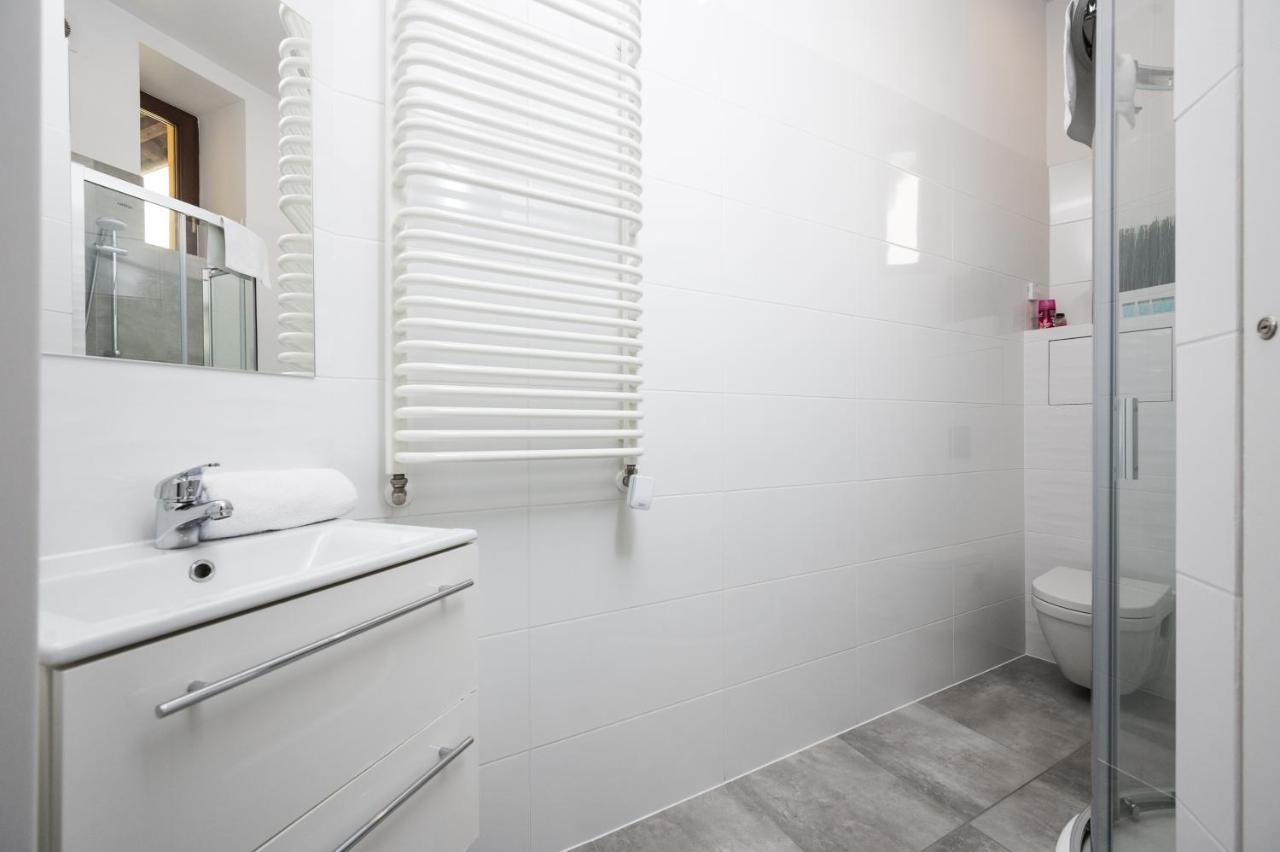 Beautiful Apartment, Great Location, Old Town & Kazimierz Krakow Bagian luar foto