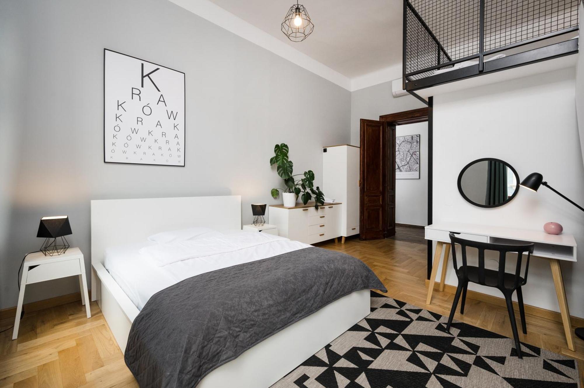 Beautiful Apartment, Great Location, Old Town & Kazimierz Krakow Bagian luar foto